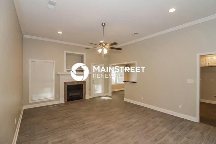 60 Edgewater Cv - Photo 3 of 16