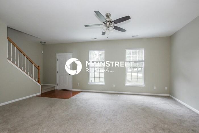 5607 Falls Ridge Ln - Photo 4 of 17