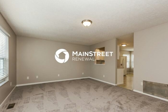 2079 Queens Meadow Ln - Photo 5 of 17