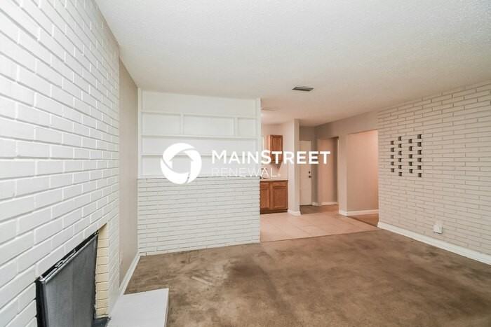 5733 Michigan Ave - Photo 5 of 16