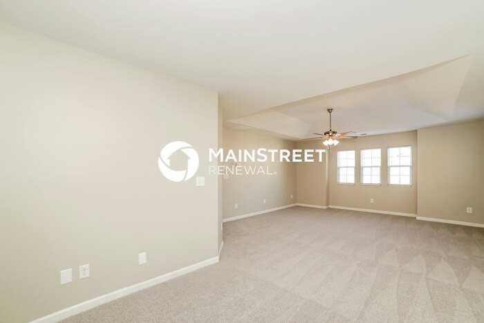 6246 Waverly Ln - Photo 7 of 17