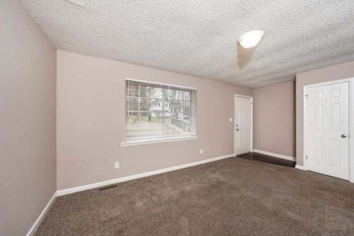 1333 Turf Dr - Photo 3 of 10