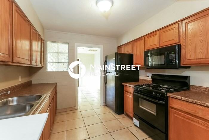 4301 N 59th Ave - Photo 6 of 15