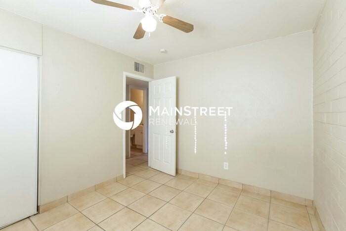 4301 N 59th Ave - Photo 7 of 15