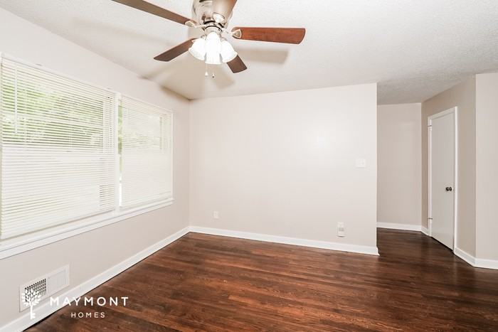 2405 Reed Rd Ne - Photo 4 of 12