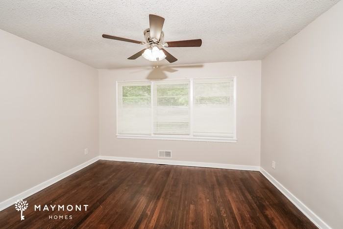 2405 Reed Rd Ne - Photo 5 of 12