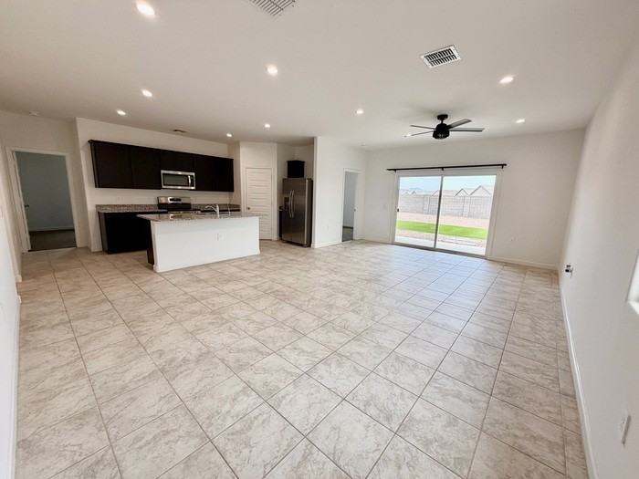 48479 N Duran Way - Photo 3 of 30