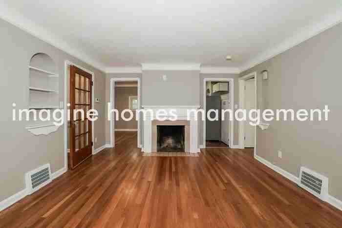 2080 Olive Ave - Photo 5 of 19