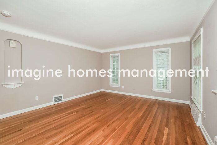 2080 Olive Ave - Photo 6 of 19