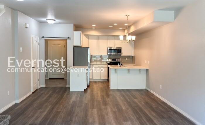1689 Grand Ave #4 - Photo 4 of 22