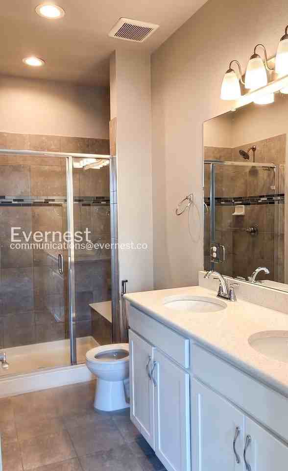 1689 Grand Ave #4 - Photo 5 of 22