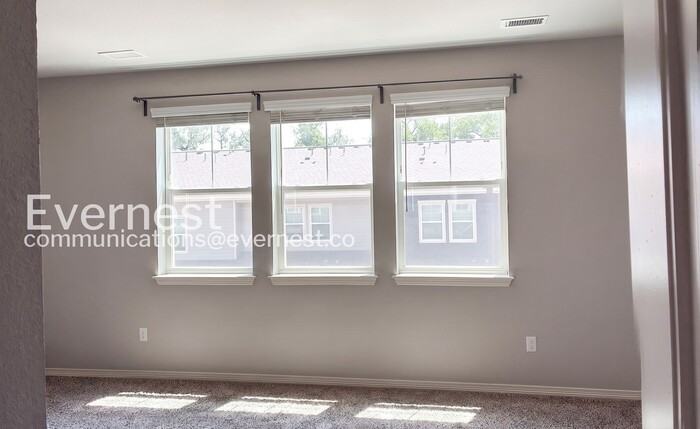 1689 Grand Ave #4 - Photo 7 of 22