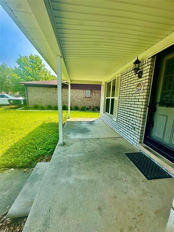 21669 Tulipwood St - Photo 2 of 22