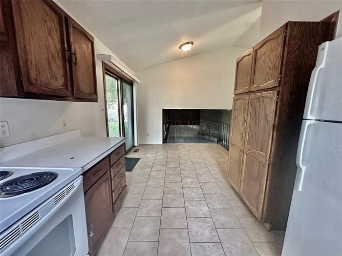 21669 Tulipwood St - Photo 6 of 22