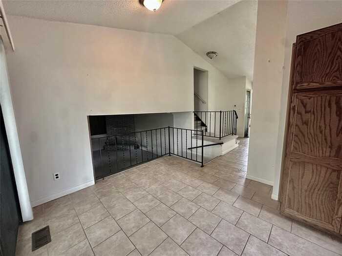 21669 Tulipwood St - Photo 7 of 22
