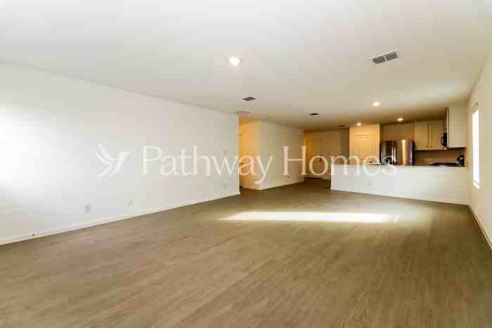 1535 Lanner Meadows Ln - Photo 5 of 16