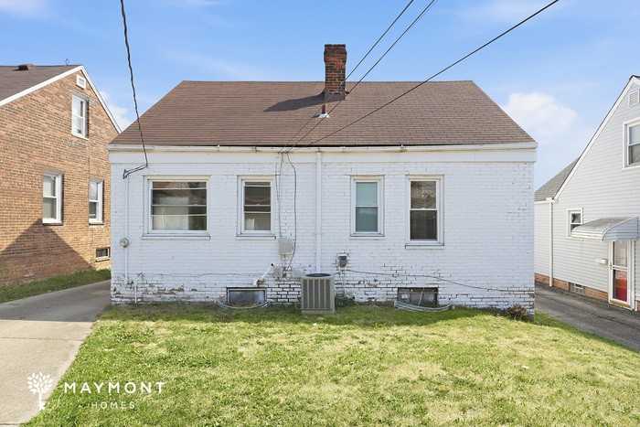 9203 S Highland Ave - Photo 2 of 3