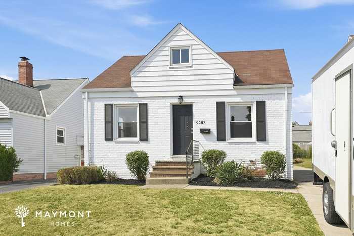 9203 S Highland Ave - Photo 3 of 3