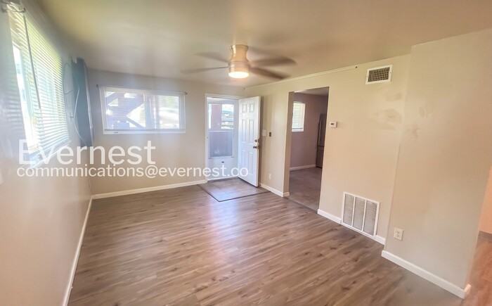 970 Concord Ave - Photo 5 of 17