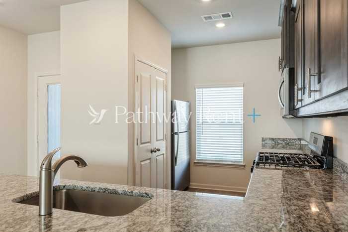 932 Crimson Wolf Rd - Photo 3 of 19