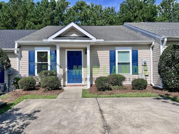202 Elders Pond Cir - Photo 2 of 40