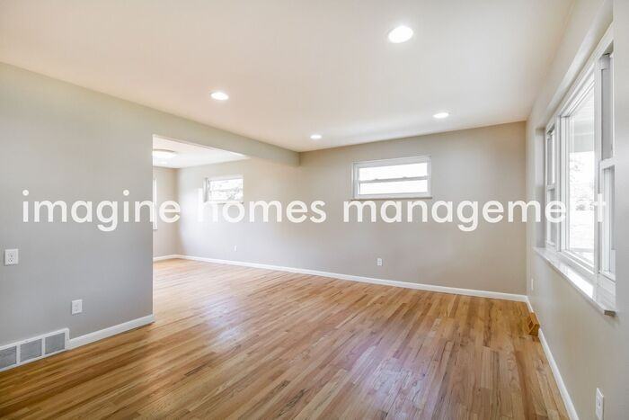 607 W Kemper Rd - Photo 5 of 22
