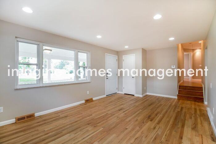 607 W Kemper Rd - Photo 6 of 22