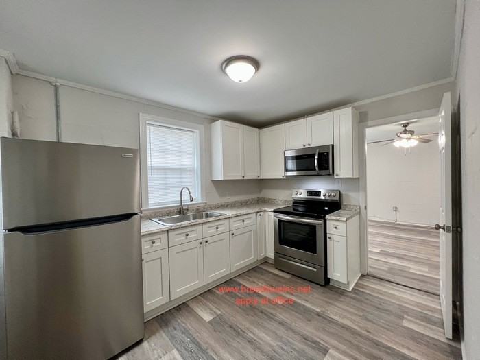 1710 Freeman St Se #A - Photo 2 of 5