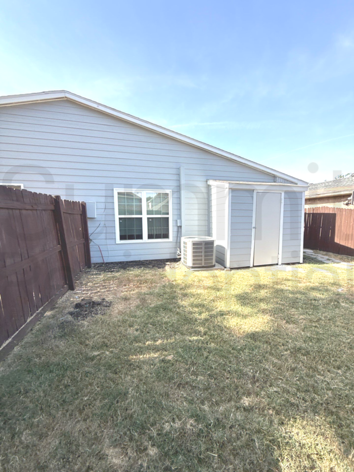 6076 Dooley Dr - Photo 2 of 21