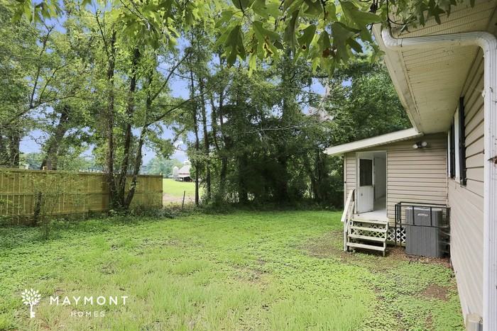 4315 Bonneville Dr - Photo 2 of 3