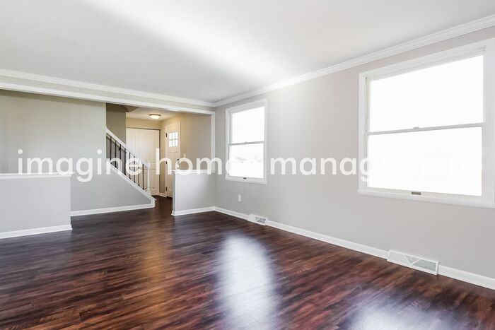 1960 Stoney Hill Dr - Photo 3 of 19