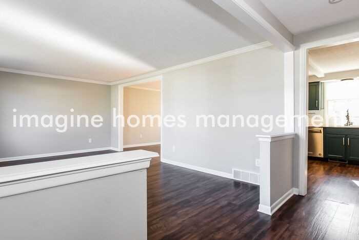 1960 Stoney Hill Dr - Photo 4 of 19