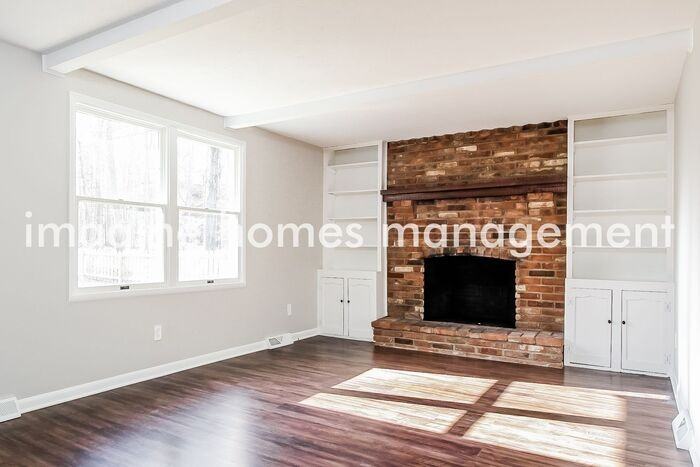 1960 Stoney Hill Dr - Photo 5 of 19