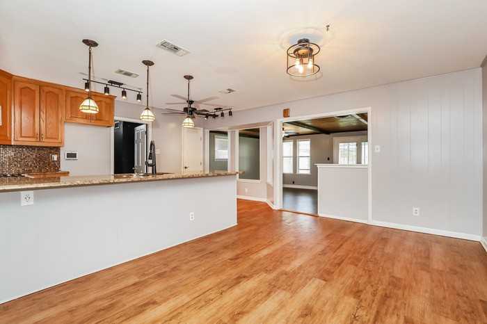 5103 Redding Ln - Photo 5 of 7