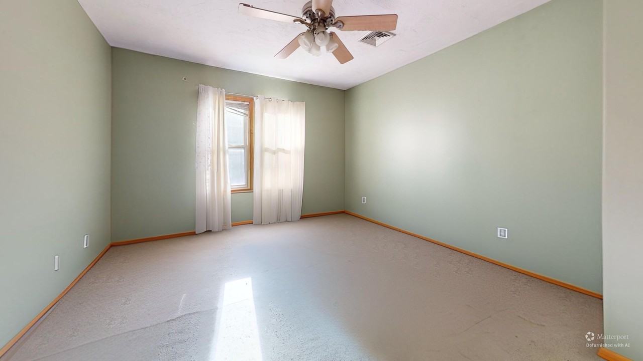 47 Rockwell St #49 - Photo 6 of 13