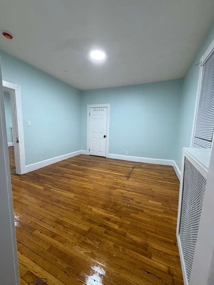420 Hyde Park Ave #NA - Photo 5 of 20