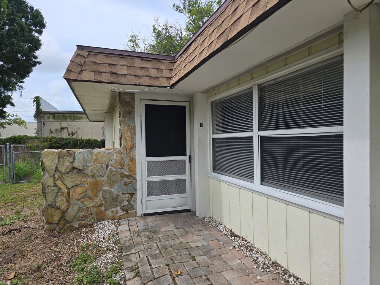 3413 Sherwood Dr #B - Photo 3 of 12