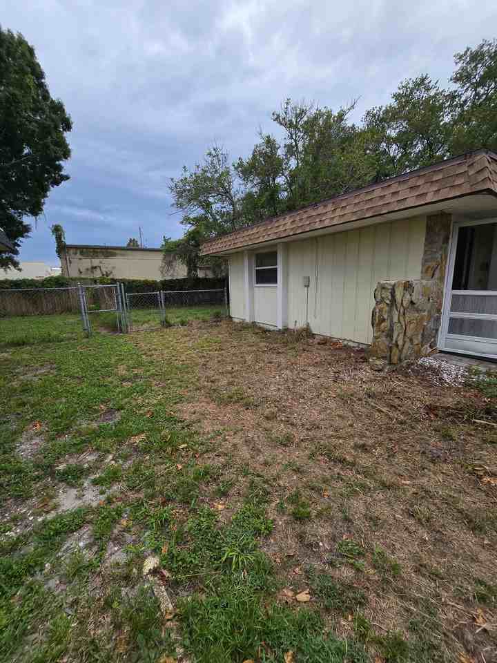 3413 Sherwood Dr #B - Photo 4 of 12