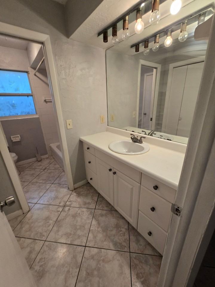 3413 Sherwood Dr #B - Photo 5 of 12