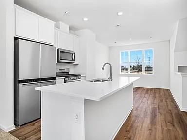 2032 Yellowstone Blvd #2032 - Photo 2 of 14