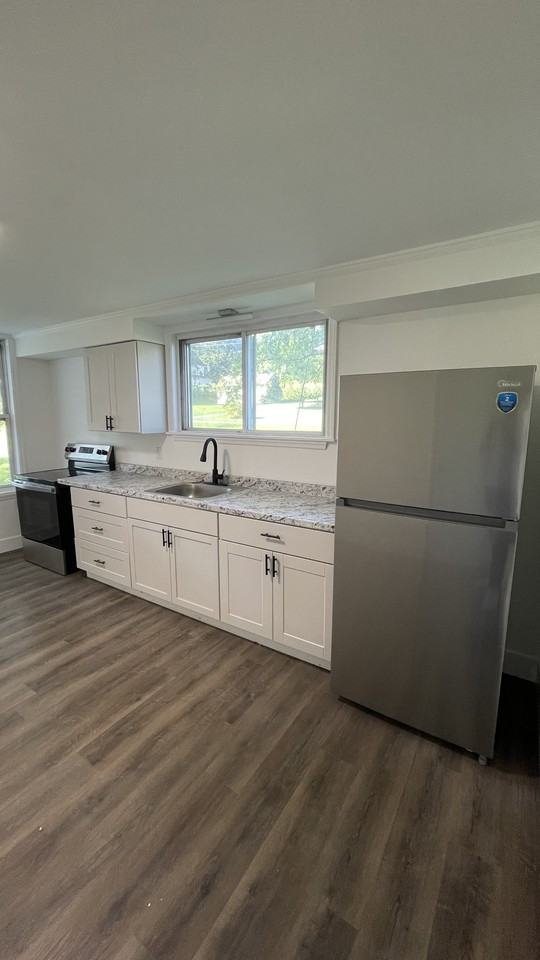 240 Robinson St #NA - Photo 3 of 18
