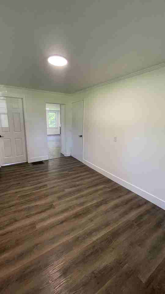 240 Robinson St #NA - Photo 4 of 18