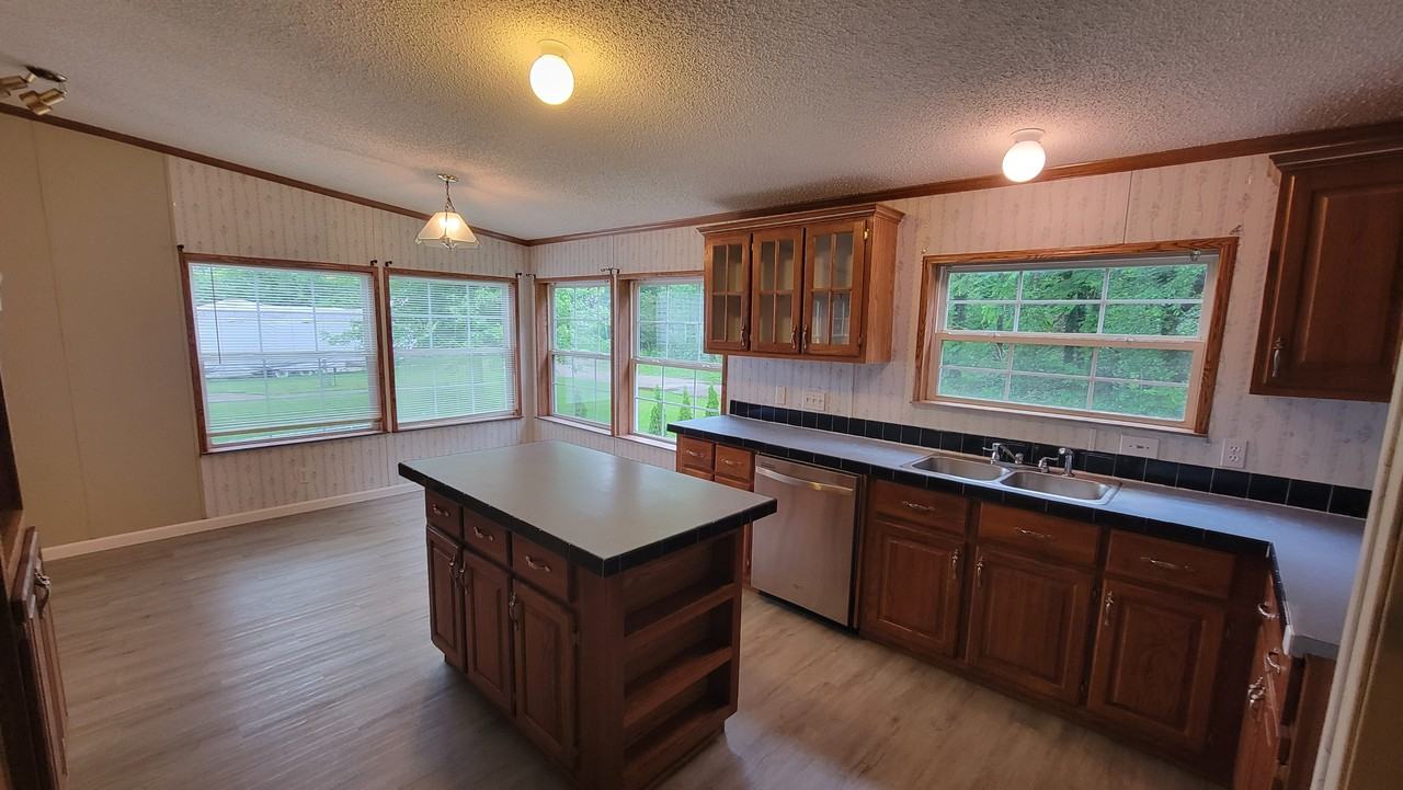 1634 Hilda St #NA - Photo 6 of 16
