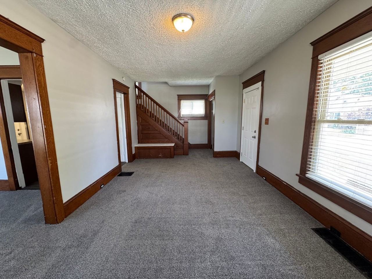 2325 Clyde Pl Sw #NA - Photo 5 of 20