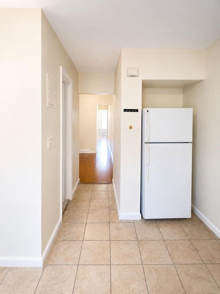 166 Highland Ave #2R - Photo 2 of 8