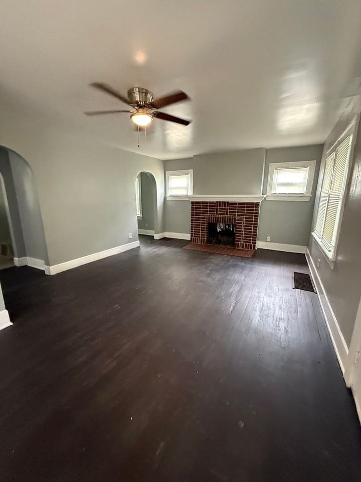 745 Noble Ave #NA - Photo 2 of 12