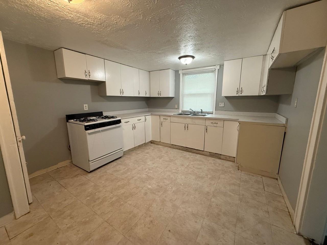 745 Noble Ave #NA - Photo 5 of 12