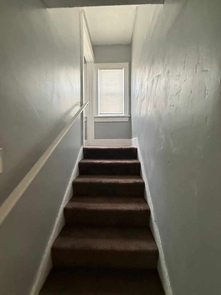 745 Noble Ave #NA - Photo 7 of 12