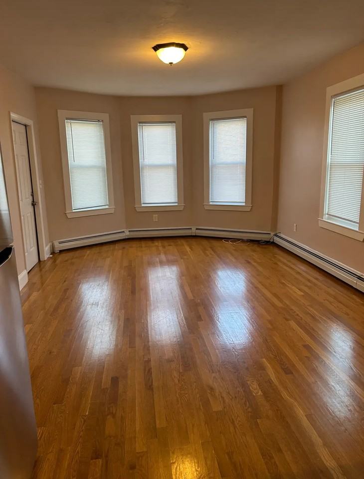 43 Savin Ave #1 - Photo 3 of 7