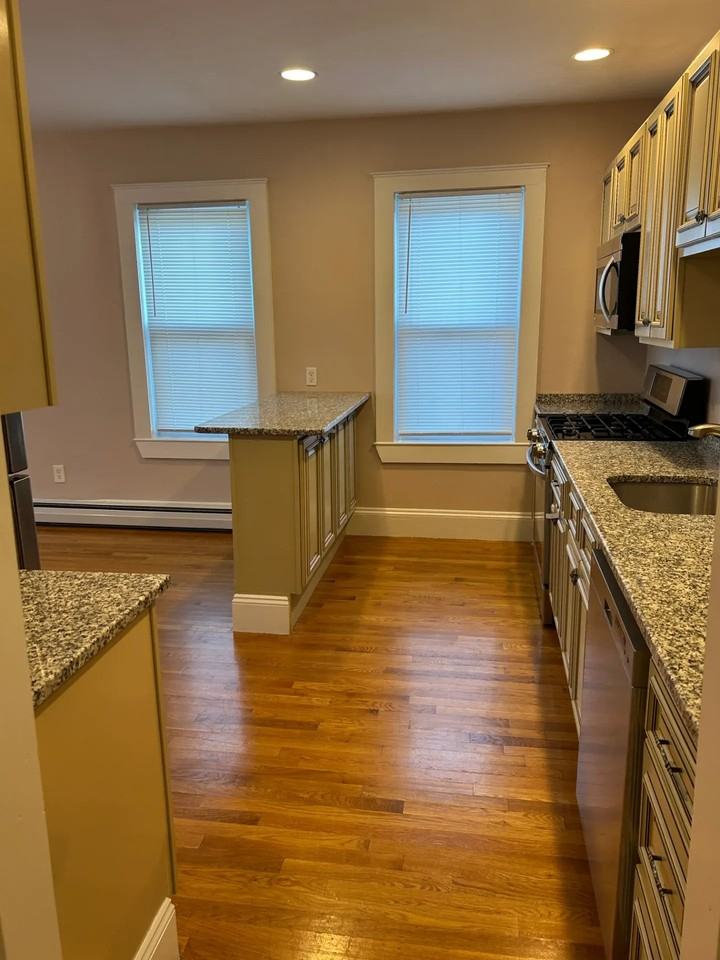 43 Savin Ave #1 - Photo 4 of 7